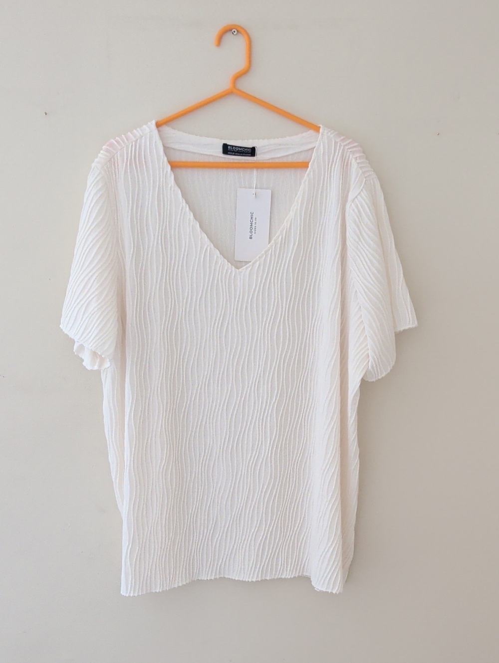 BloomChic Cream Textured V-Neck Short Sleeve Top